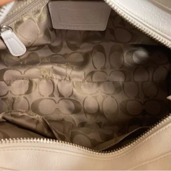 Rare Vintage Pistachio Green Suede with White Trim Coach Hampton Bag - Picture 3 of 5